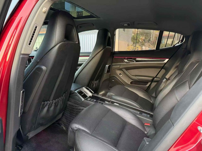 广州16年保时捷帕拉梅拉5