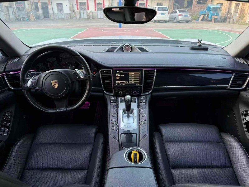 广州16年保时捷帕拉梅拉6