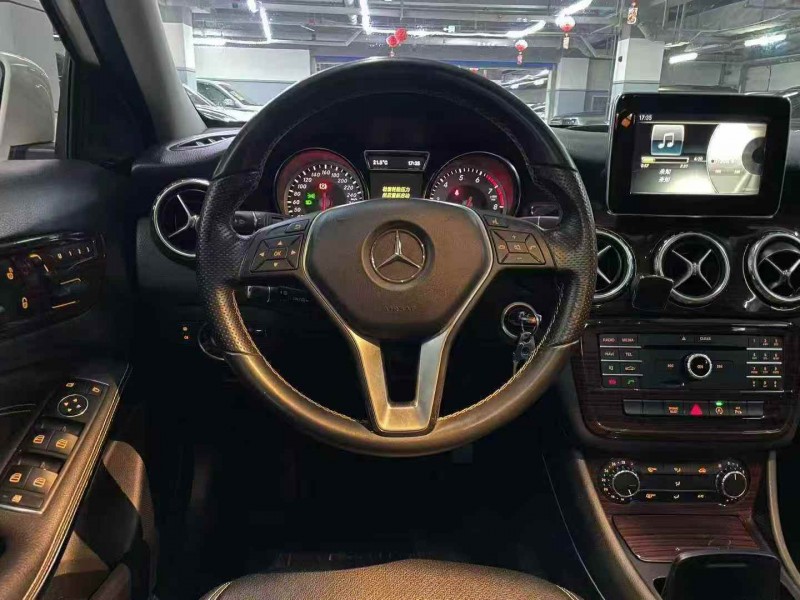 广州16年奔驰GLA5