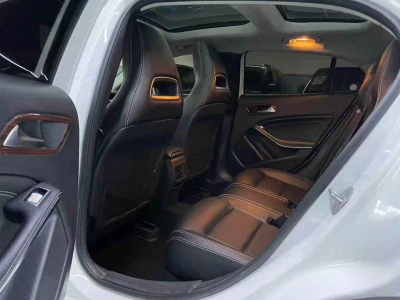 广州16年奔驰GLA6