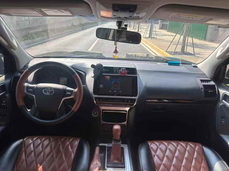 广州19年丰田普拉多6