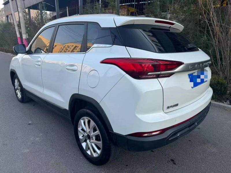 淄博20年北汽制造绅宝7