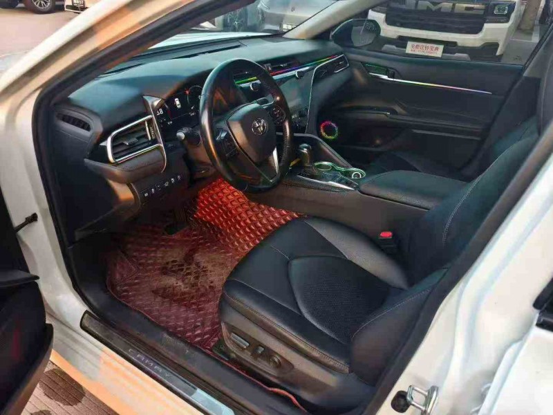 貴港19年豐田凱美瑞3