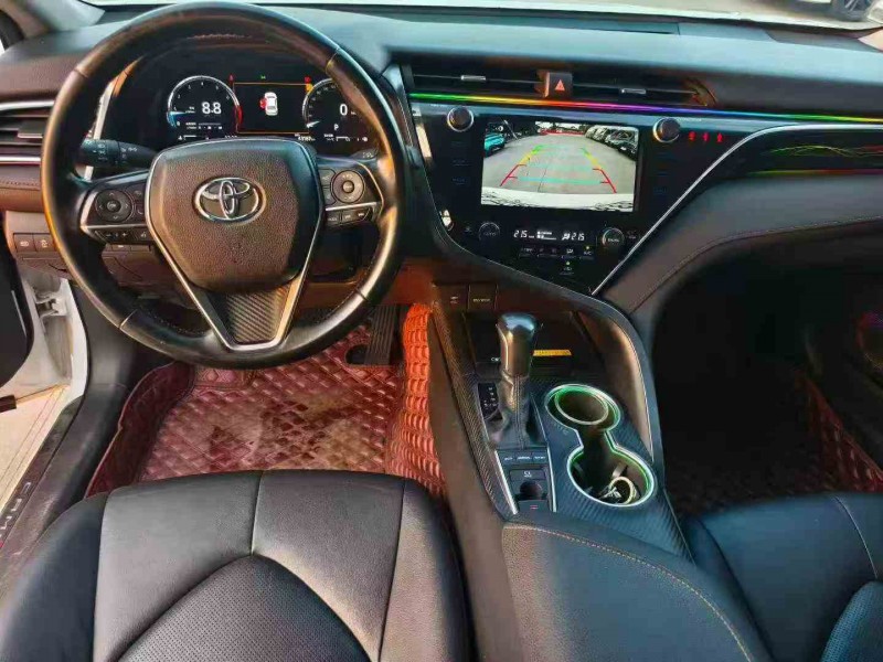 貴港19年豐田凱美瑞6