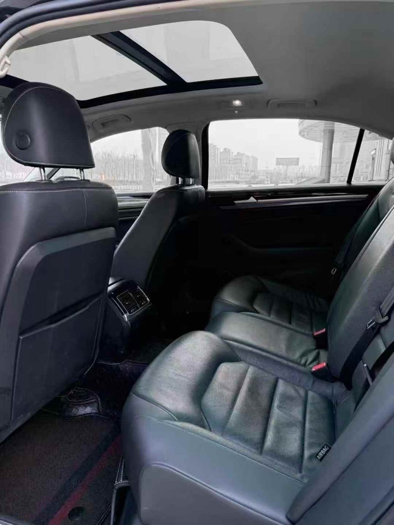 吉林20年大众辉昂9