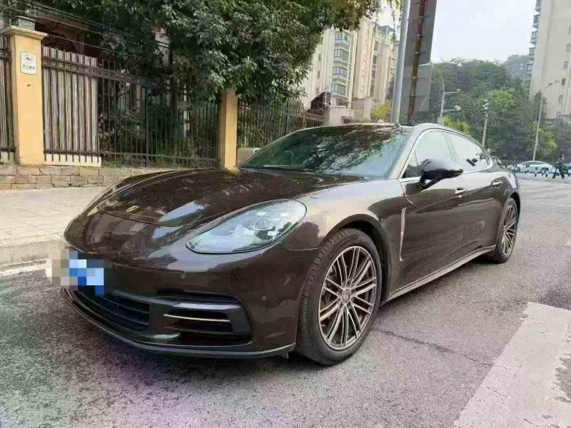 重庆18年保时捷帕拉梅拉3