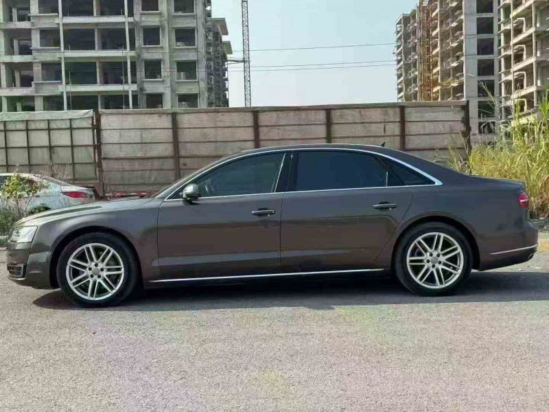 钦州18年奥迪A8L5