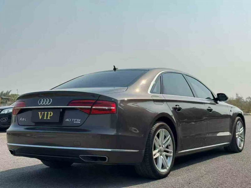 钦州18年奥迪A8L7