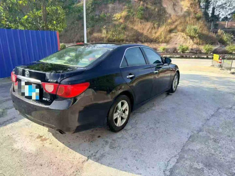 桂林10年丰田锐志7