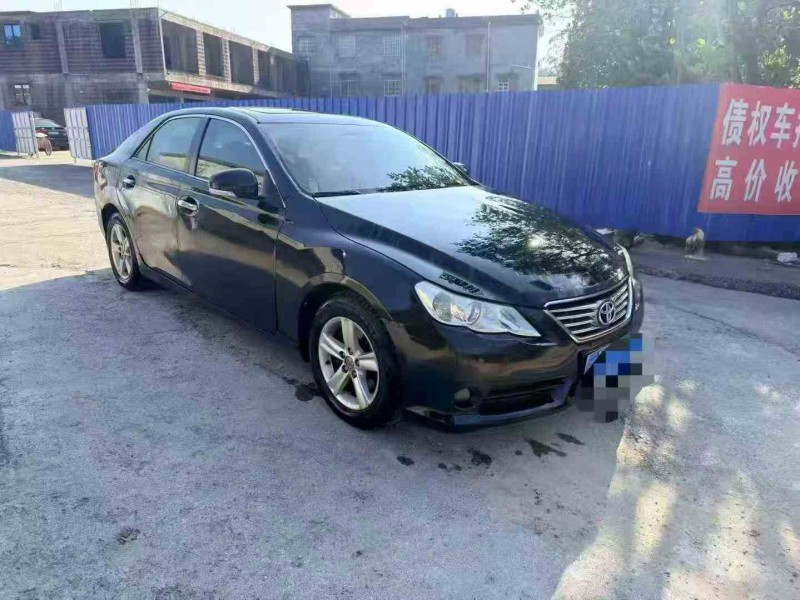 桂林10年丰田锐志9