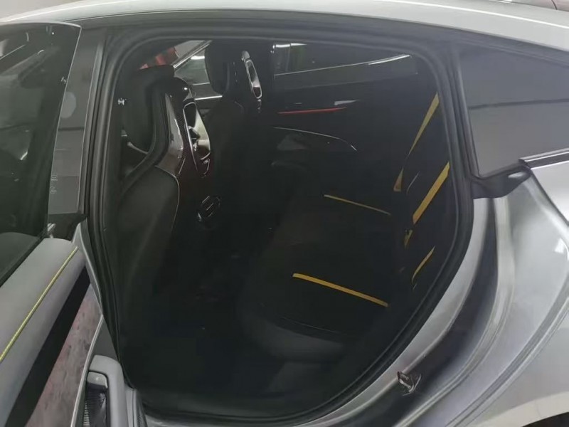 襄阳25年小米SU75