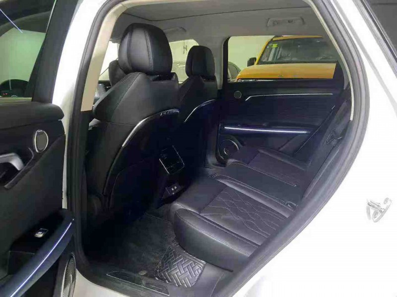 成都23年岚图汽车FREE5