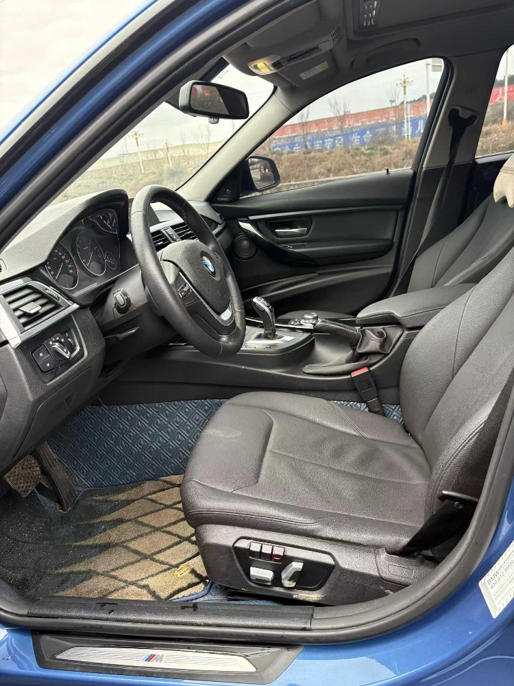 毕节16年宝马3系6