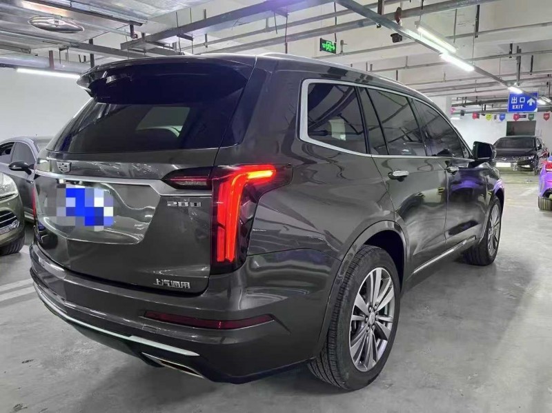 成都21年凯迪拉克XT68