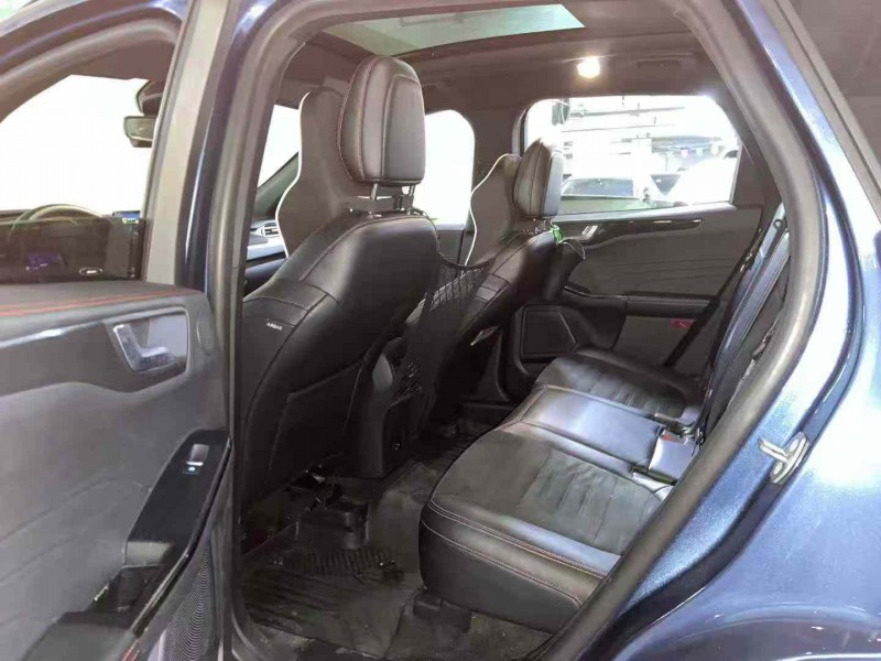 成都20年福特锐际5