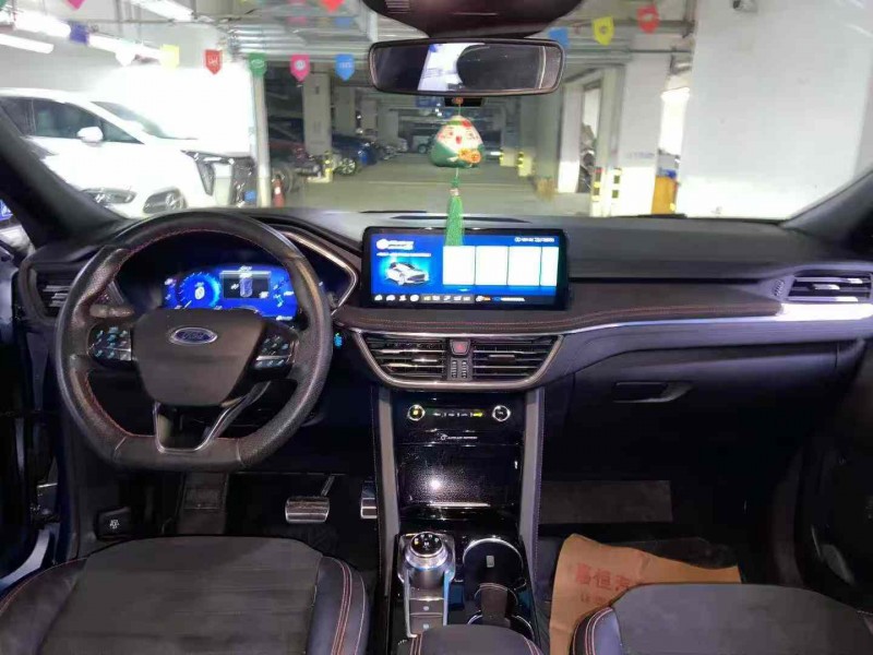 成都20年福特锐际6