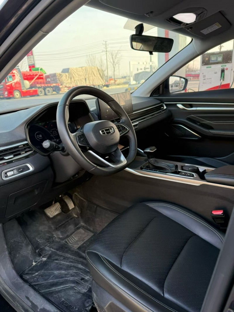 保定22年吉利帝豪4