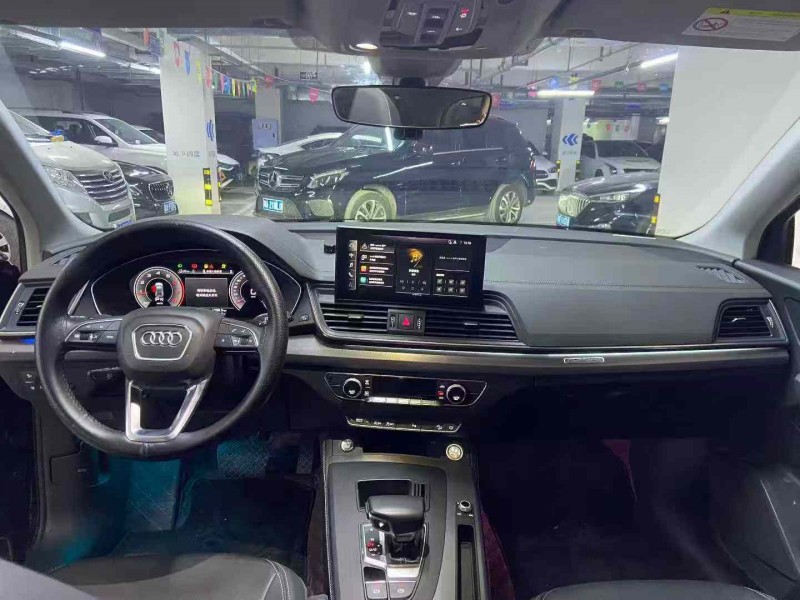 成都22年奥迪Q55