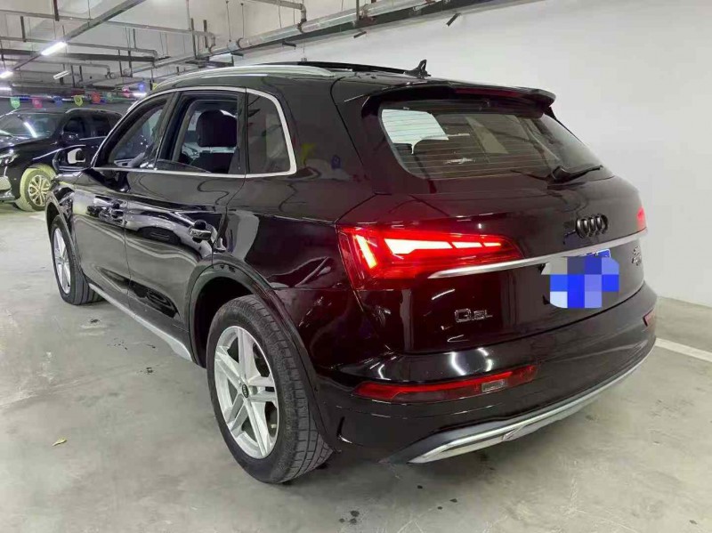 成都22年奥迪Q56