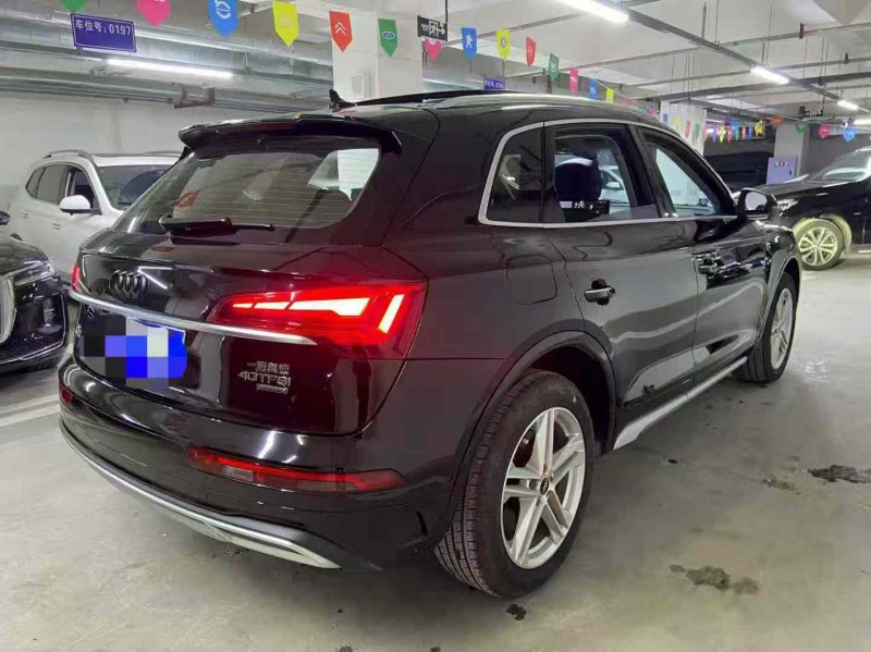 成都22年奥迪Q57