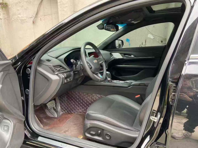 成都22年凯迪拉克CT44