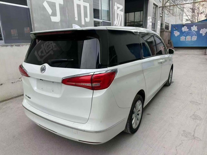 济宁19年别克GL86