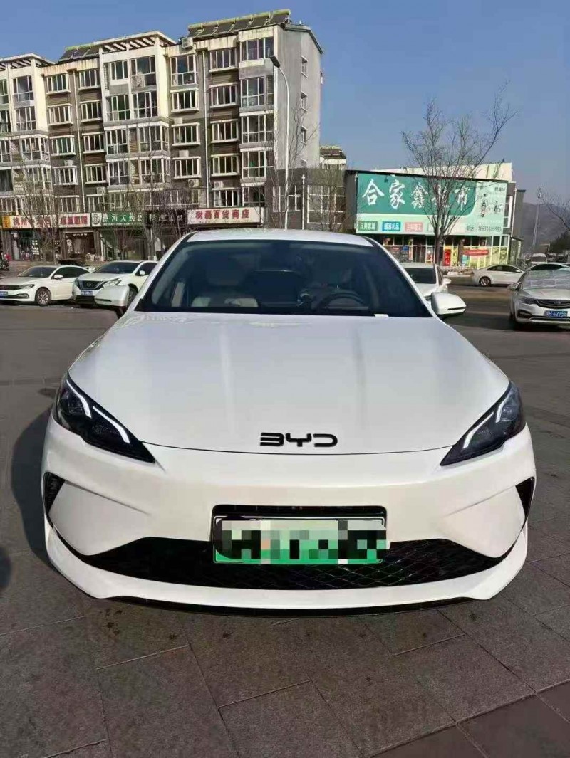 邯郸25年比亚迪海豹1