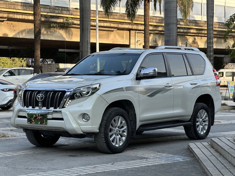东莞18年丰田普拉多3
