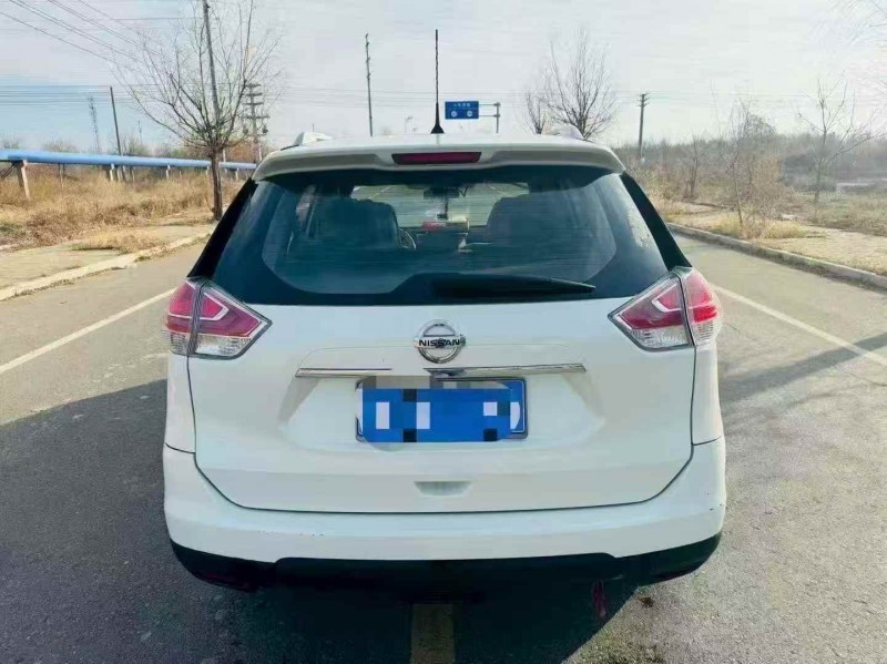 東營15年日產奇駿9