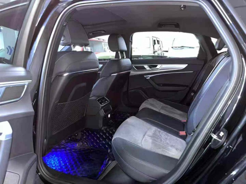 成都23年奥迪A6L6