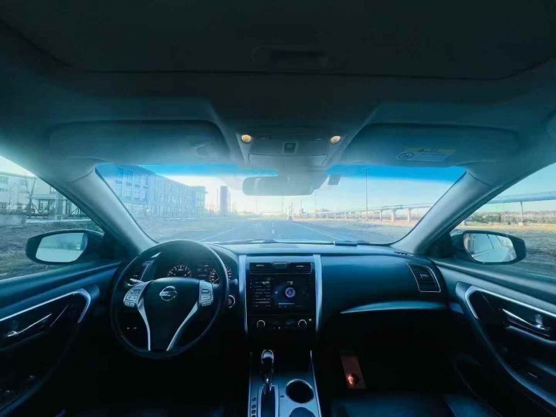 東營17年日產天籟4