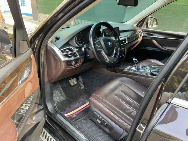 成都18年宝马X54