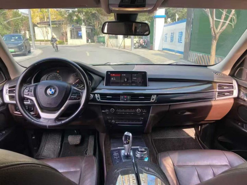 成都18年宝马X55