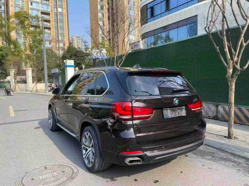 成都18年宝马X57