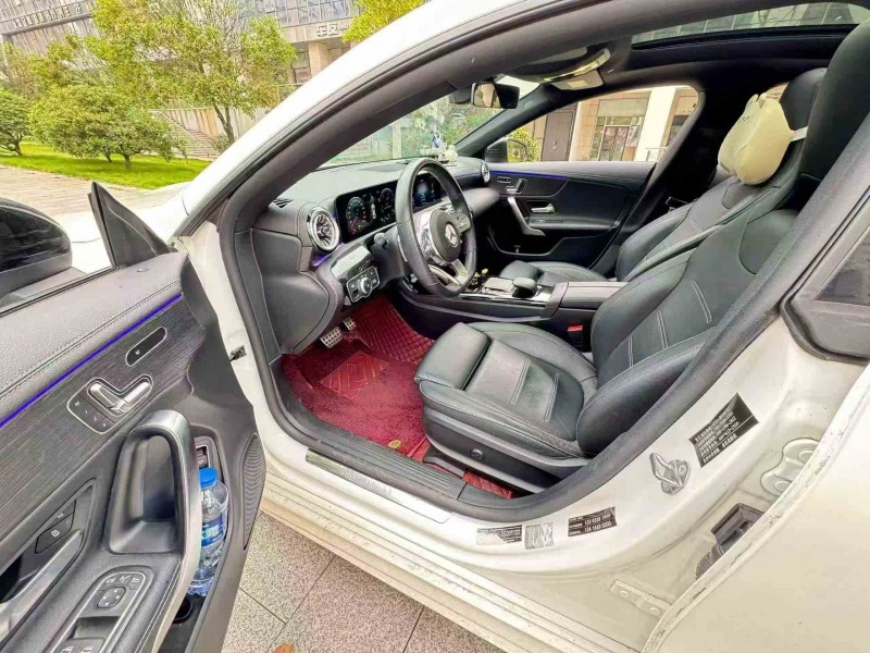 张家界22年奔驰CLA7