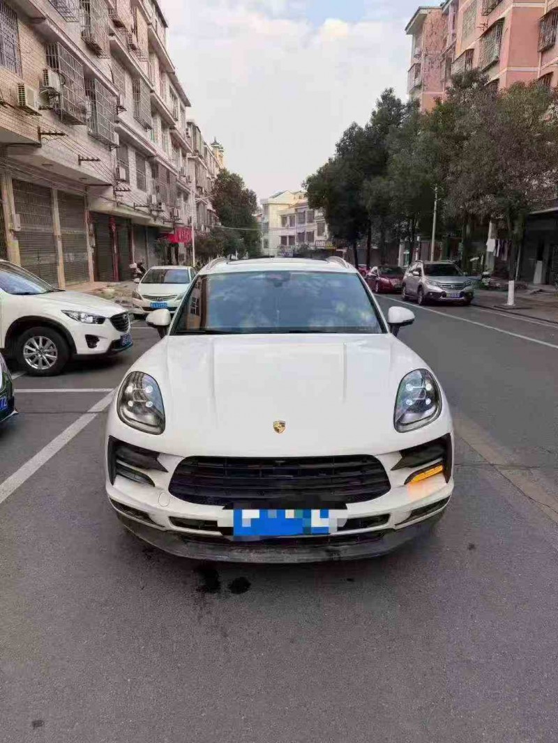 张家界20年保时捷Macan1