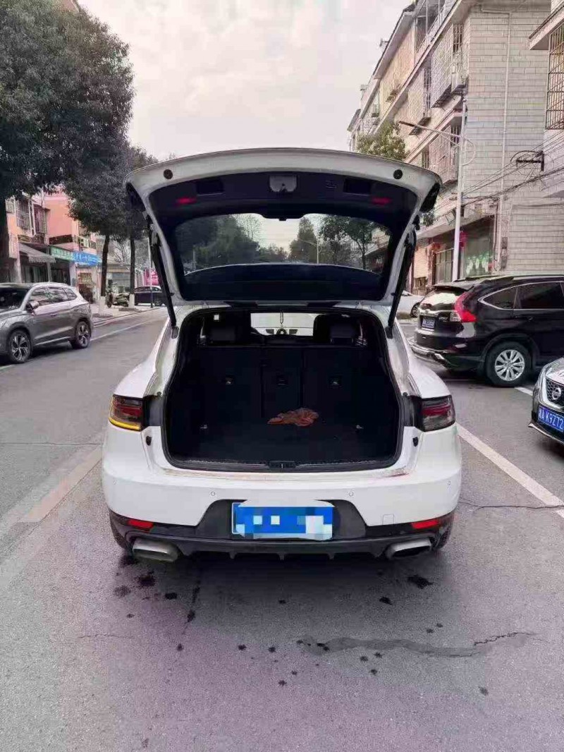 张家界20年保时捷Macan7