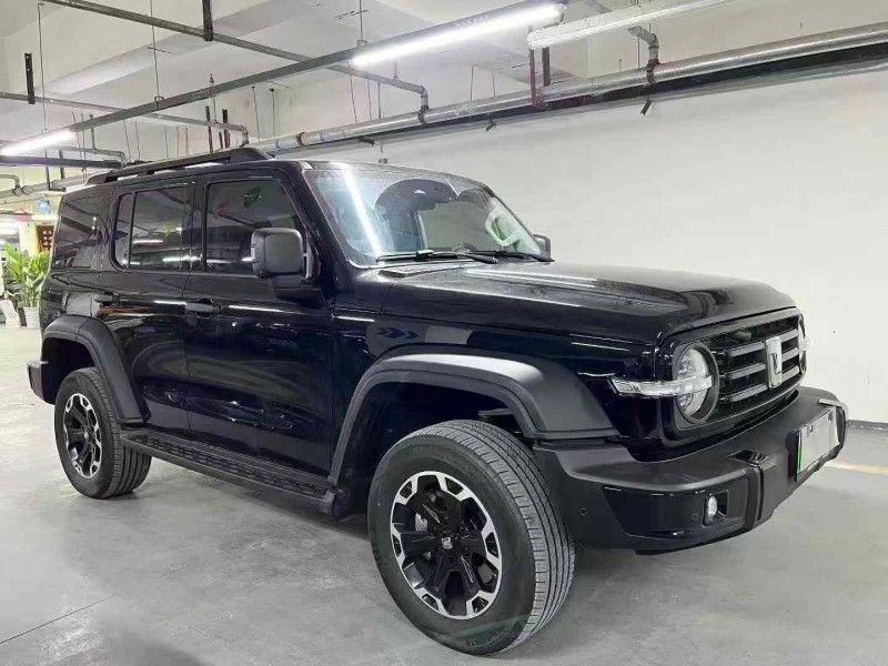 成都25年长城汽车坦克3