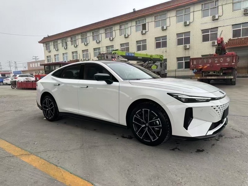 保定25年长安汽车UNI3