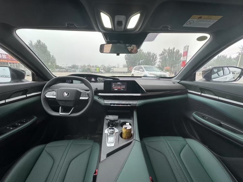 保定25年长安汽车UNI5