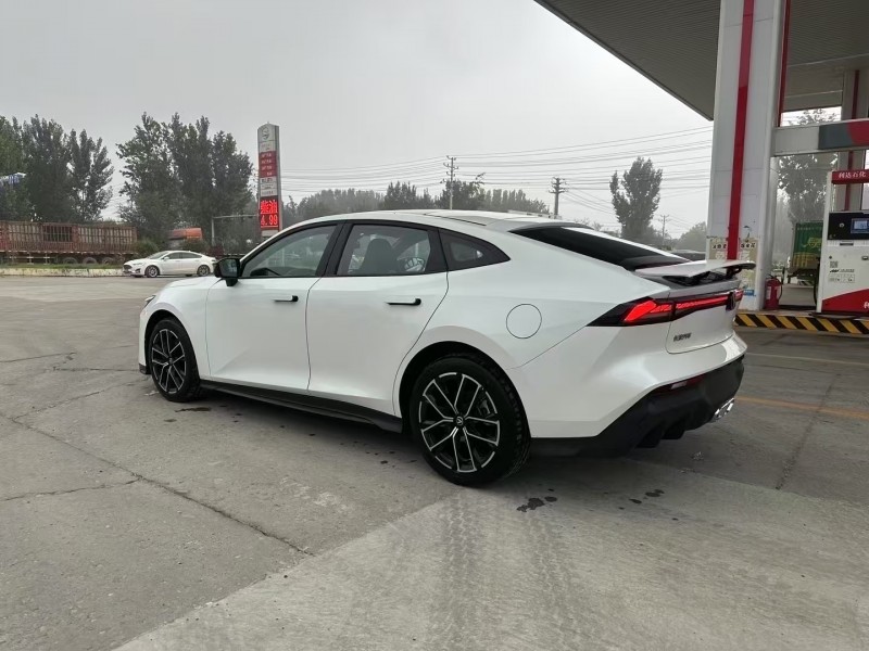 保定25年长安汽车UNI8