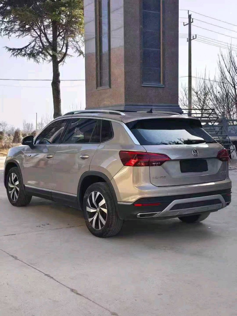 白银20年大众探岳8