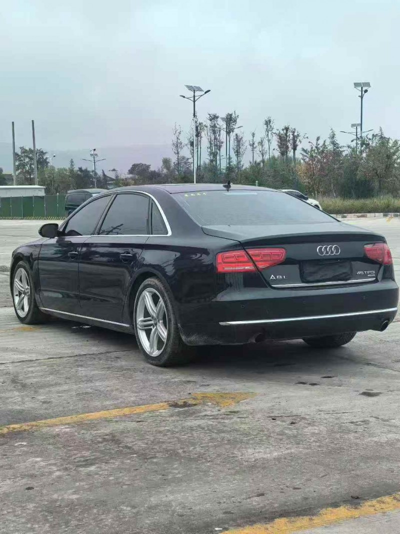 天水14年奥迪A8L7