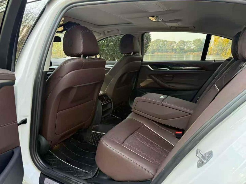 九江22年宝马5系4