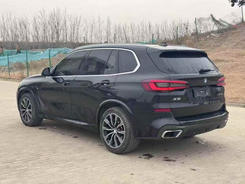 济宁21年宝马X58