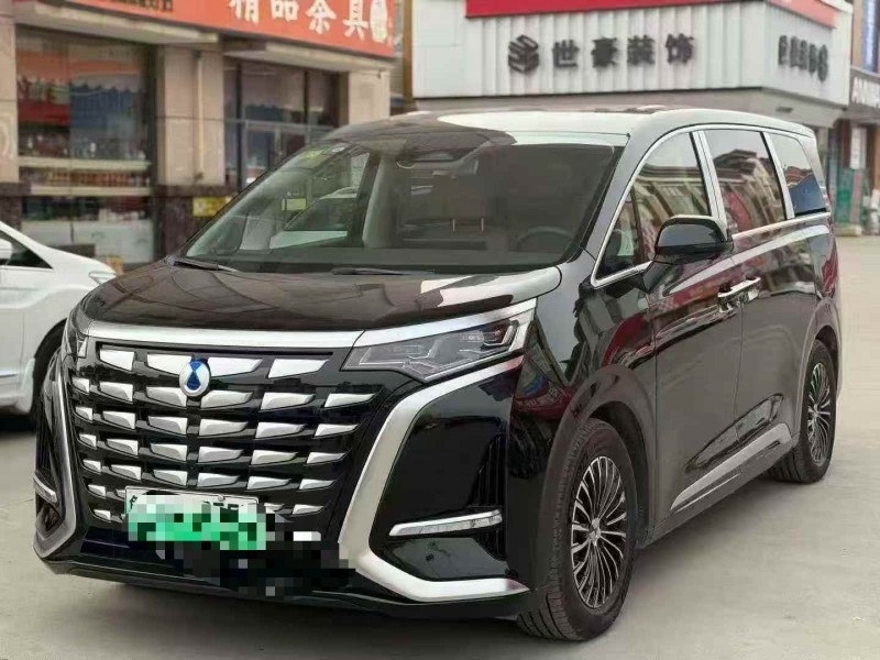 青岛25年腾势D93