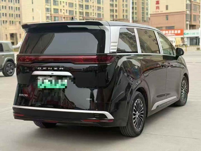 青岛25年腾势D97