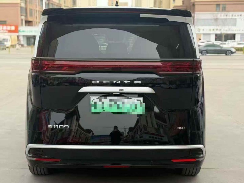 青岛25年腾势D98