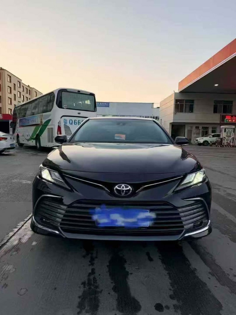 青島23年豐田凱美瑞1