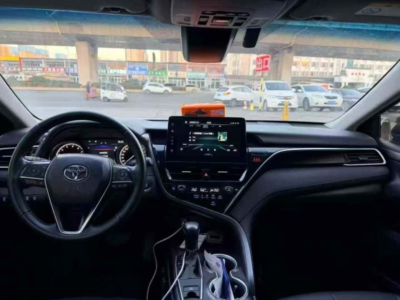 青島23年豐田凱美瑞4